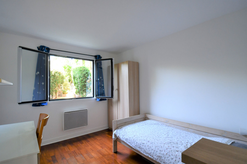 Appartement de 3 pièces avec un jardin  situé à Chatou à 10 mn de la gare RER